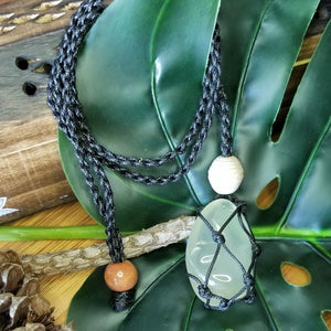 Macrame Crystal Necklace with Tumbled Stone - Black